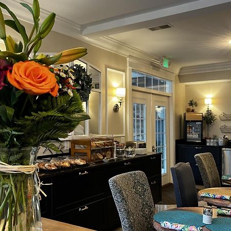Anchor Inn Boutique Hotel Put-in-Bay Bagian luar foto
