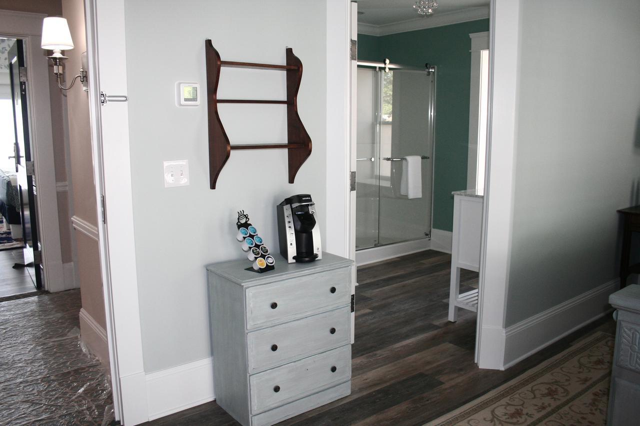 Anchor Inn Boutique Hotel Put-in-Bay Bagian luar foto