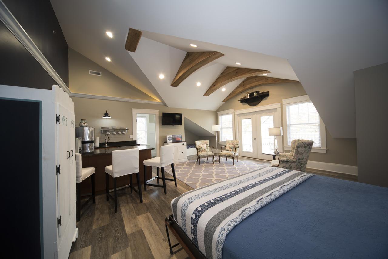 Anchor Inn Boutique Hotel Put-in-Bay Bagian luar foto