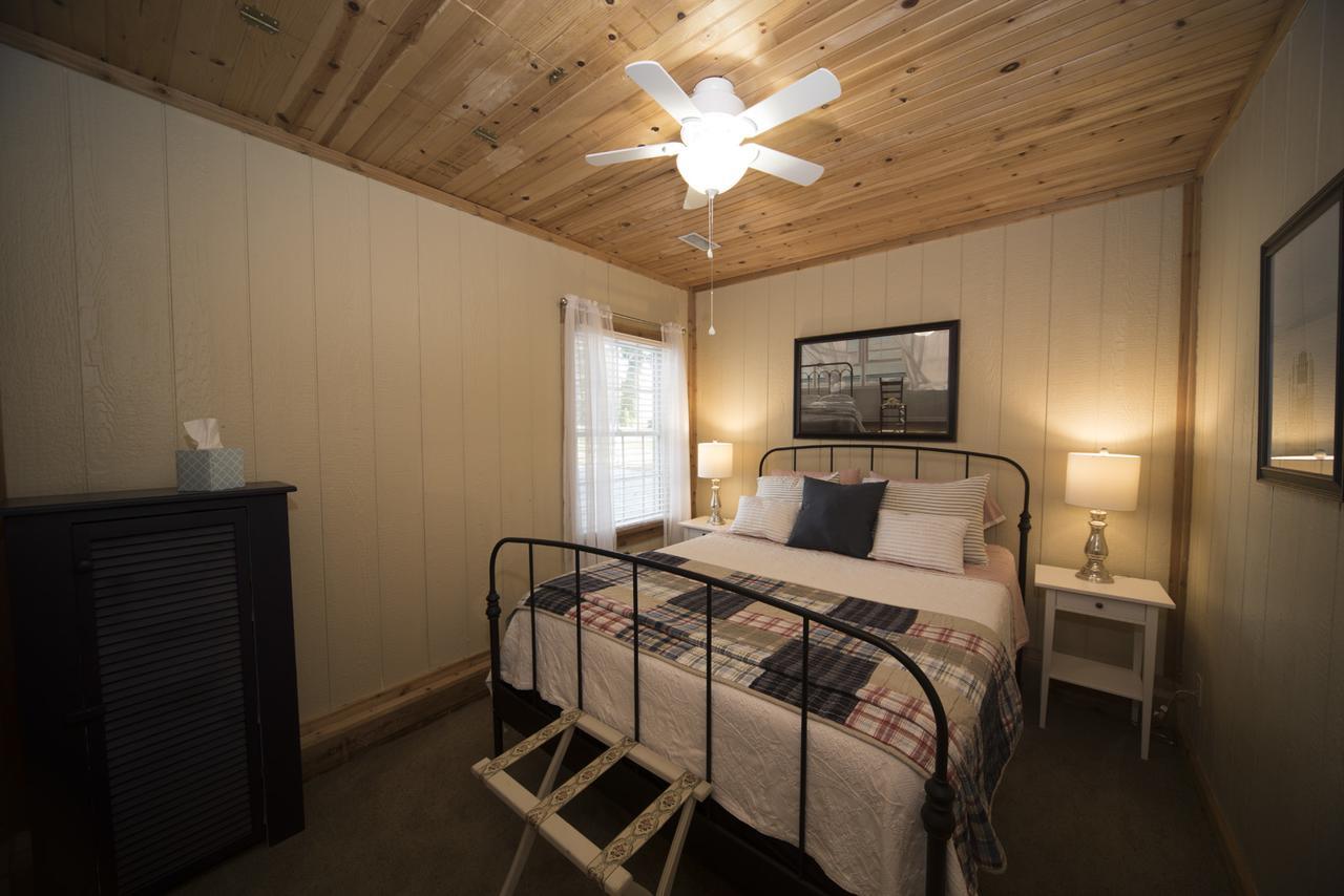 Anchor Inn Boutique Hotel Put-in-Bay Bagian luar foto
